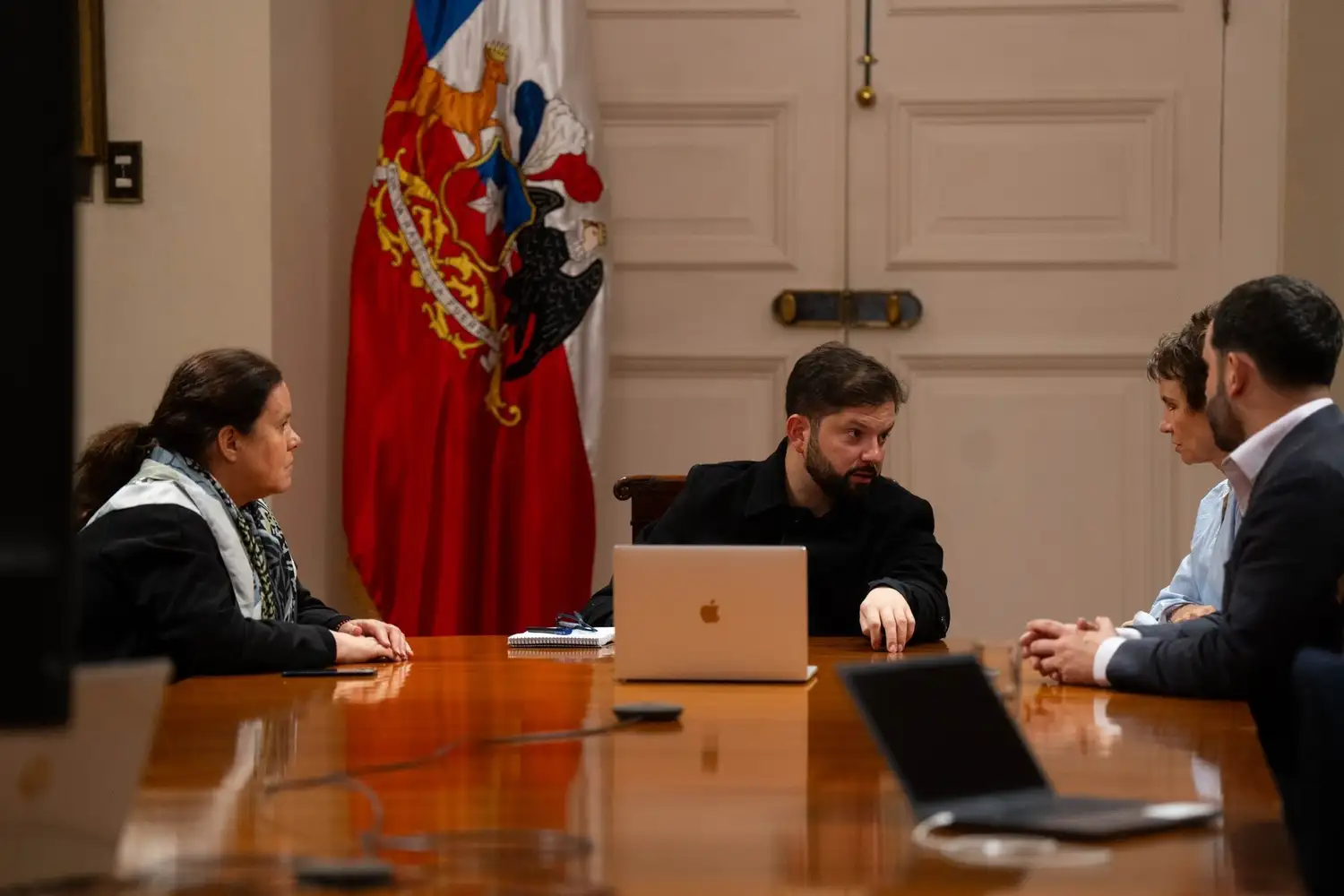 Boric reunió a su Gabinete de crisis: "Les aseguro a los chilenos que no habrá impunidad", dijo.