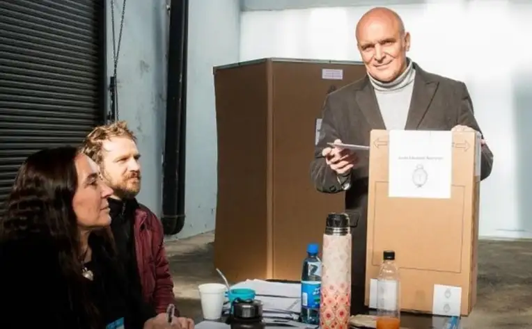Votó Espert: “La gente ha comprado la grieta”