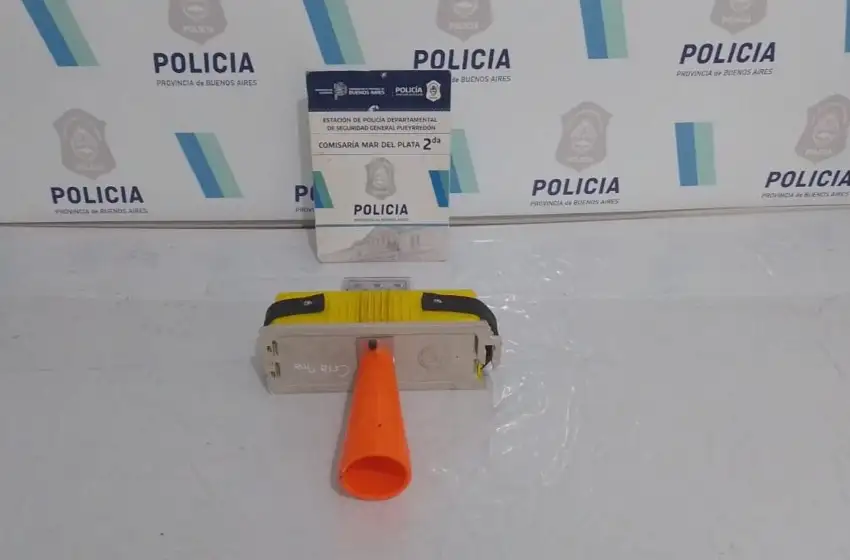 Lo detienen tras robarse la baliza del cono en operativo de control