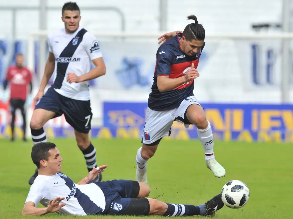 Tigre avanzó gracias a un golazo de Morales