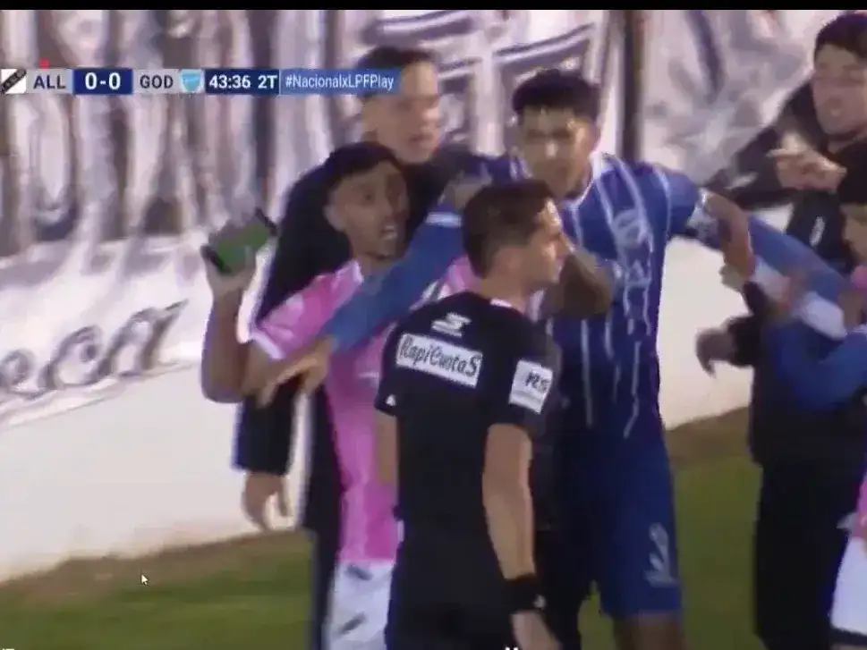 Polémica en All Boys-Godoy Cruz: el insólito episodio del celular