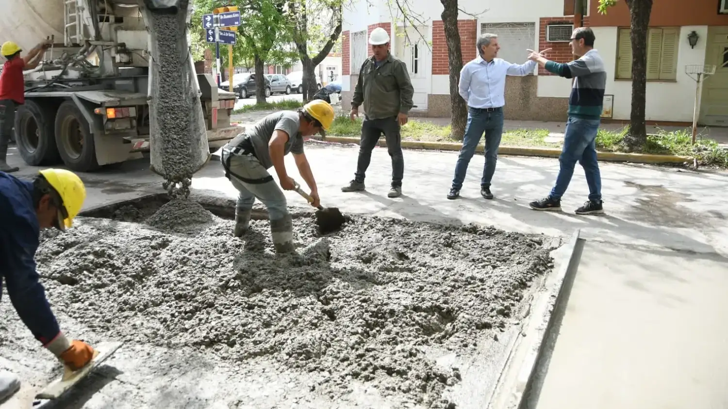 Continúa el plan de arreglo de calles y avanzan trabajos en Bv. Buenos Aires