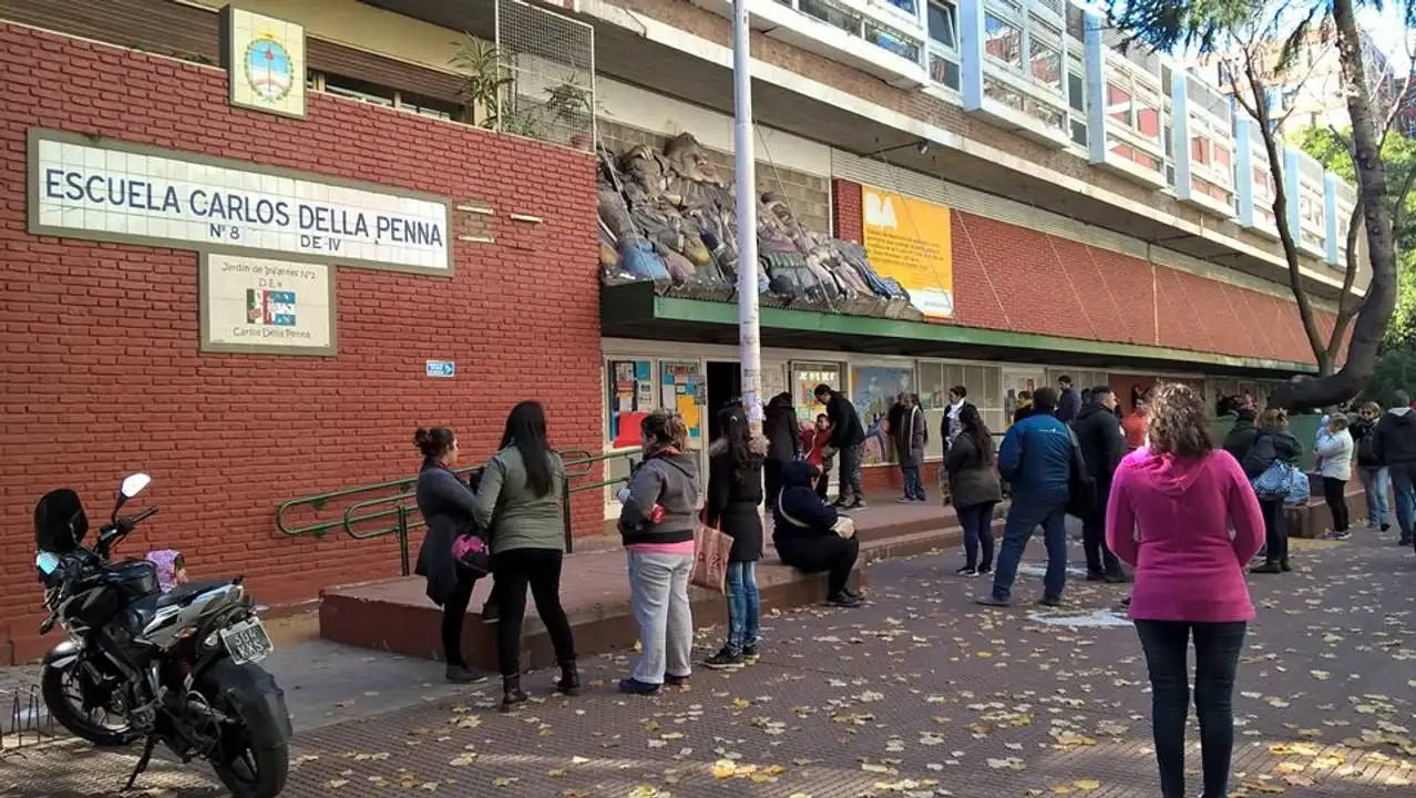 El hecho ocurrió en la Escuela Nº8 D.E. 4 Carlos Della Penna