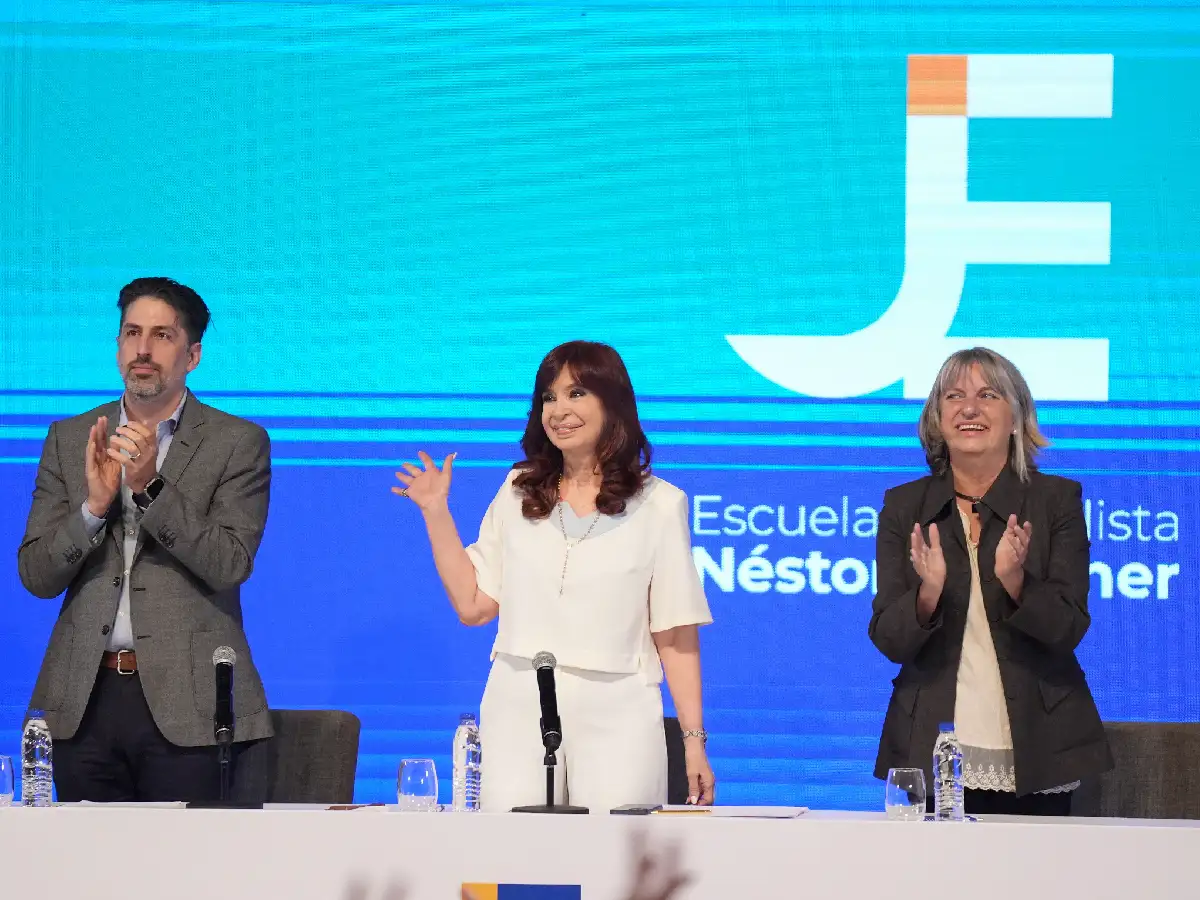 Cristina Kirchner apuntó duro al FMI y cuestionó la dolarización: "Es peor que la convertibilidad"
