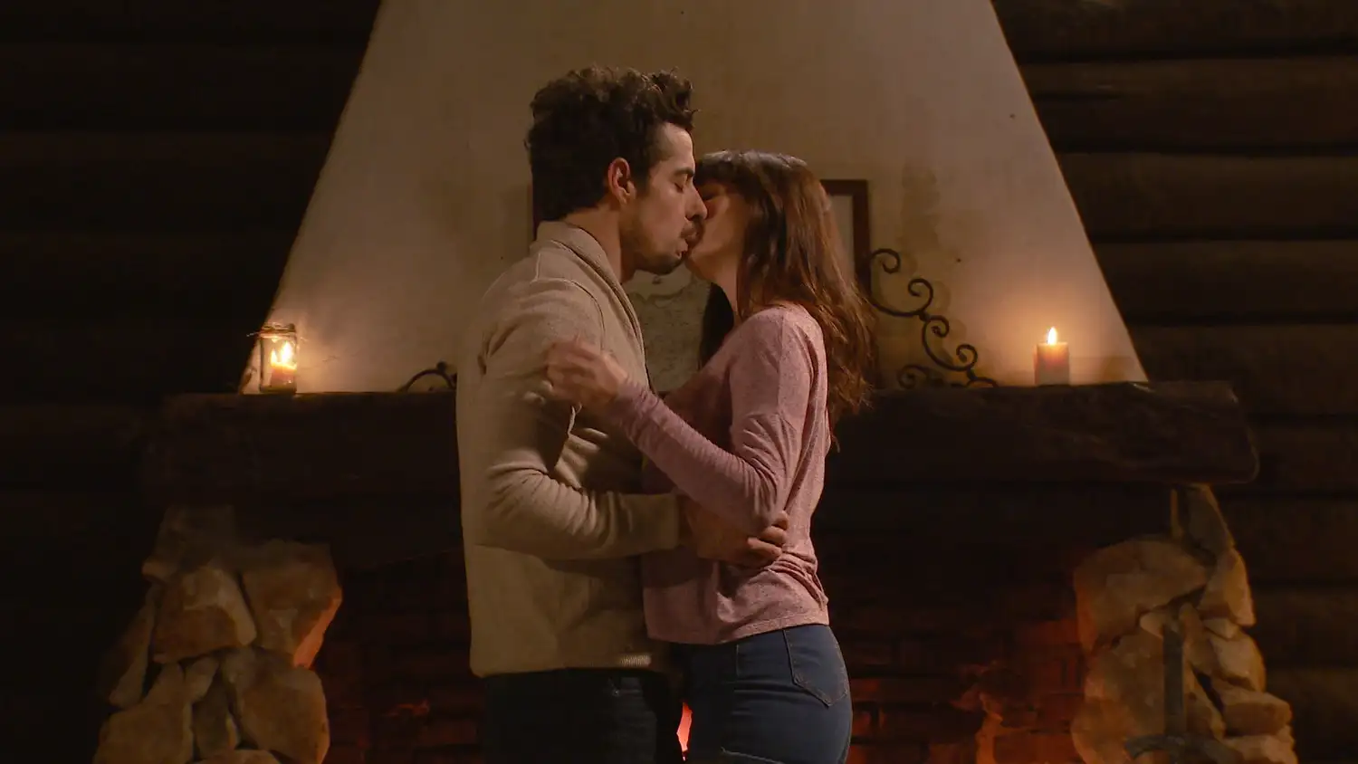 Nina y Renzo, en su primera noche de amor