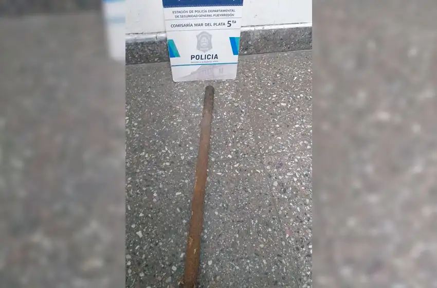 Un hombre y dos mujeres atacaron con un palo a un joven: lo trasladaron herido al HIGA