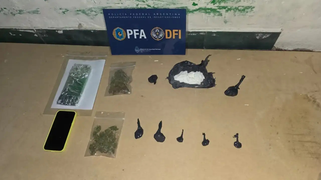 Los efectivos lograron detener al principal investigado y secuestrar varias dosis de clorhidrato de cocaína y marihuana.