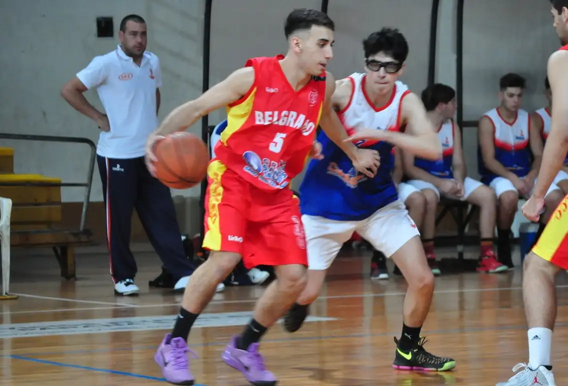 Víctor Fernández, base juvenil para Quilmes