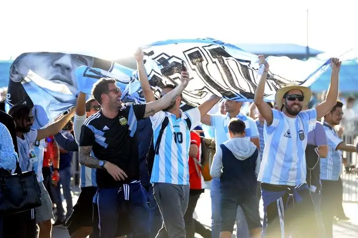 Llegar a Kazán, el viaje más difícil para alentar a la Selección