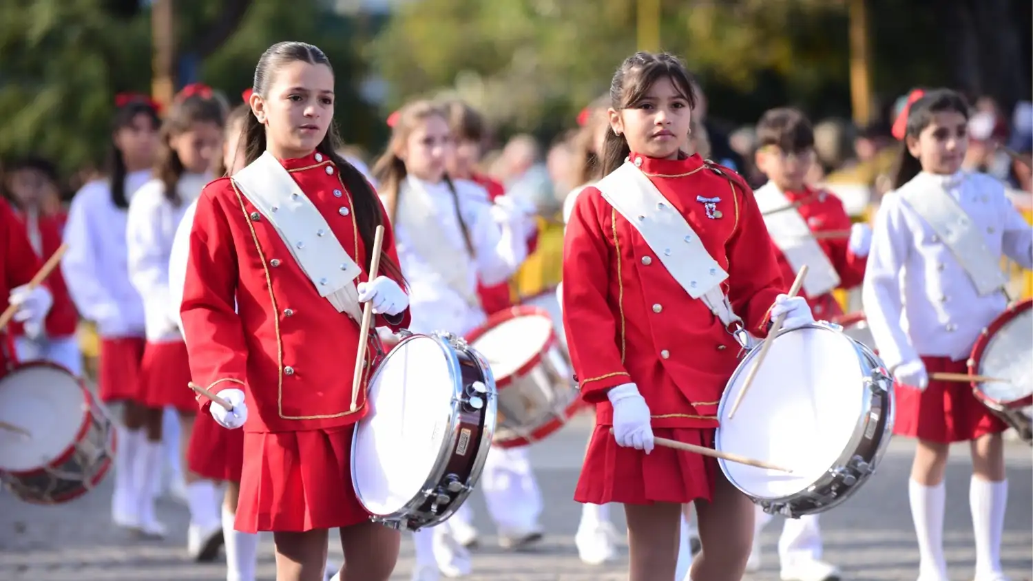 Con una gran convocatoria, se llevo a cabo el tradicional desfile patrio del 25 de Mayo en San Francisco