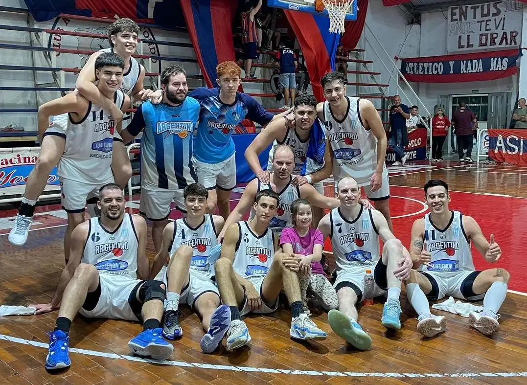 El Cuevero se puso arriba en la serie y ahora puede definirla de local.