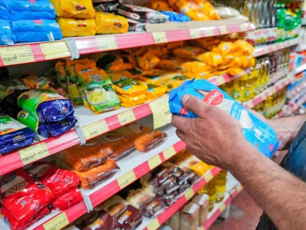 Educación y alimentos lideraron los aumentos.