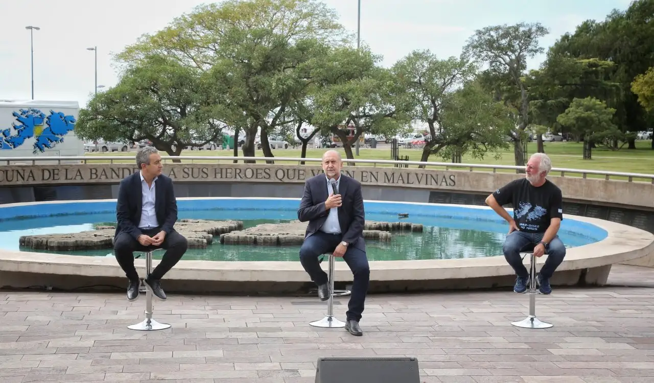 A 40 años de la Guerra de Malvinas, Perotti encabezó la presentación de los actos conmemorativos en Rosario