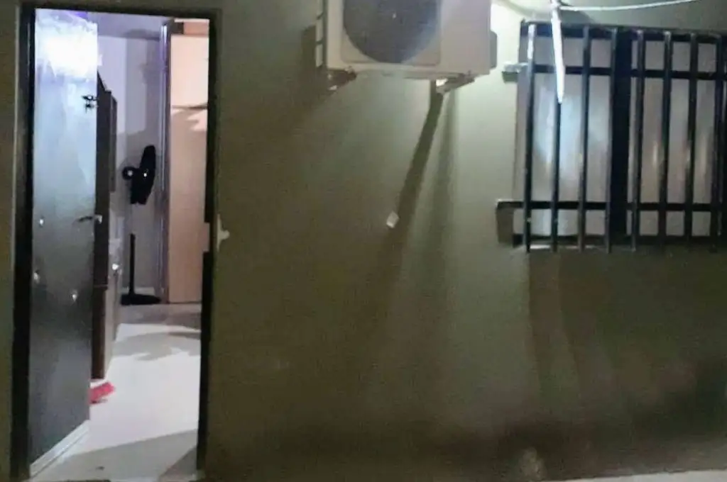 Balearon el frente de una casa en Villa Gobernador Gálvez