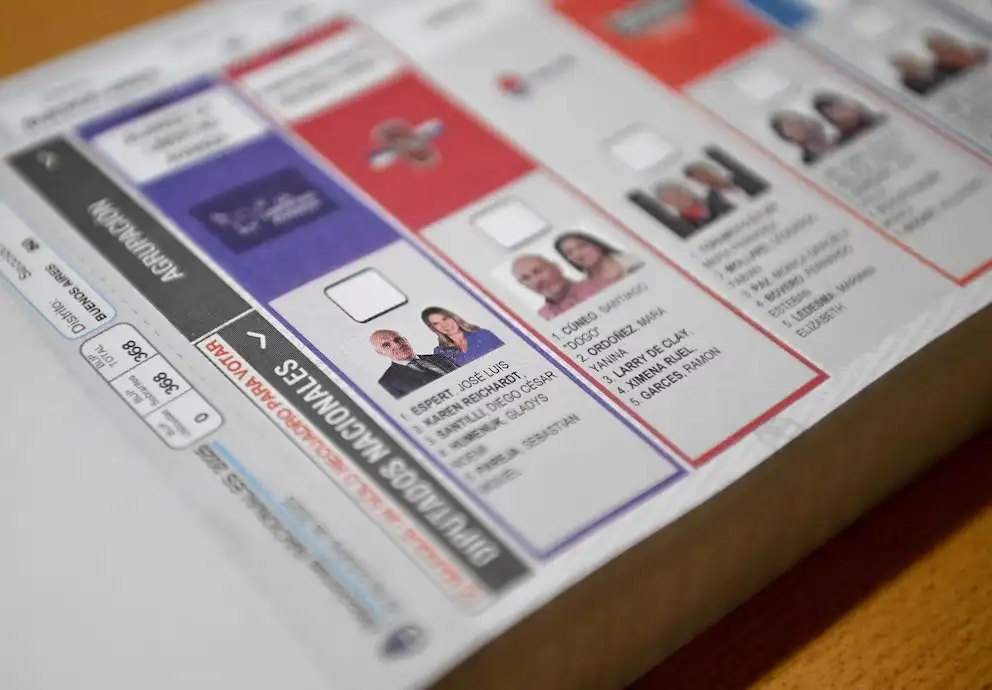El Gobierno espera la decisión judicial para ver si puede reimprimir las boletas.