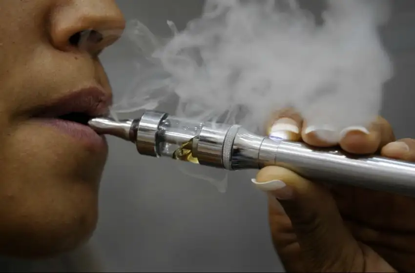 Advierten sobre los efectos adversos del cigarrillo electrónico