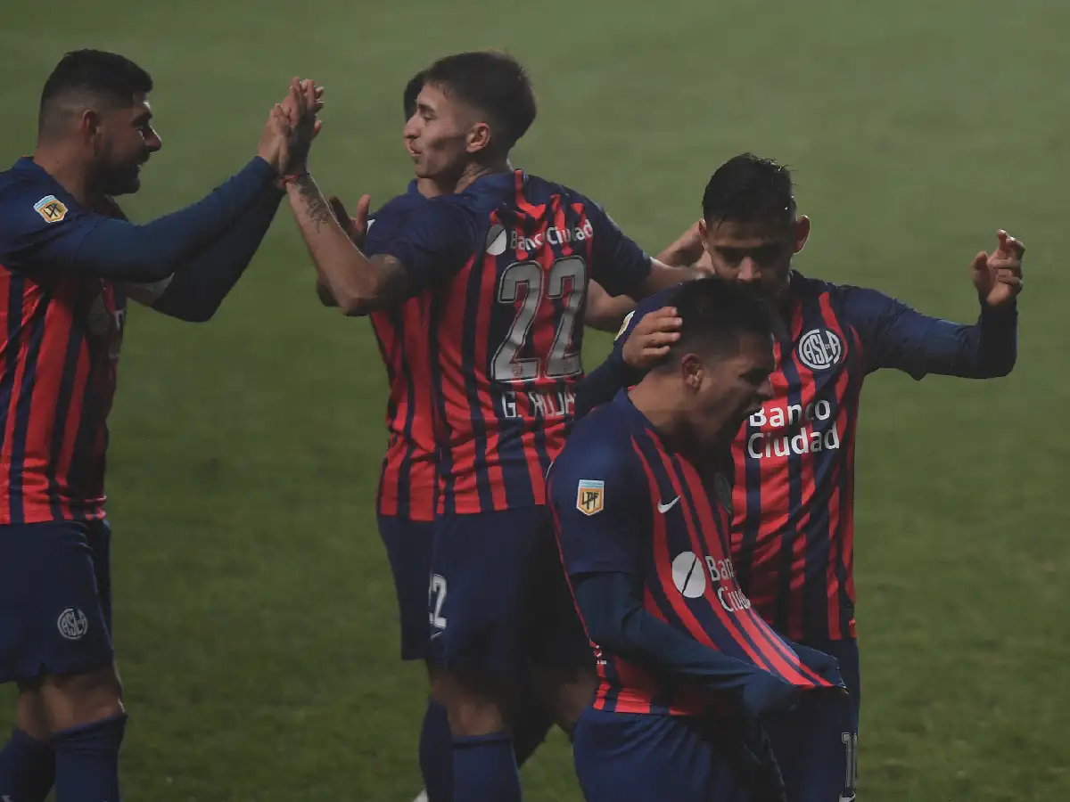San Lorenzo igualó y es uno de los líderes del torneo