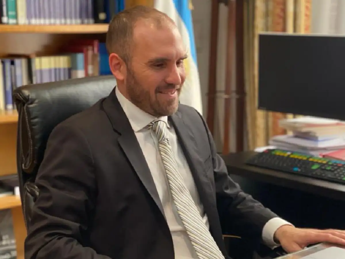 El ministro Martín Guzmán también se vacunó contra el coronavirus