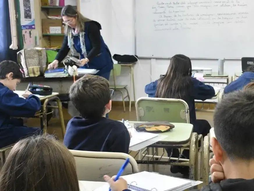 Docentes vuelven a pagar el impuesto a las ganancias.