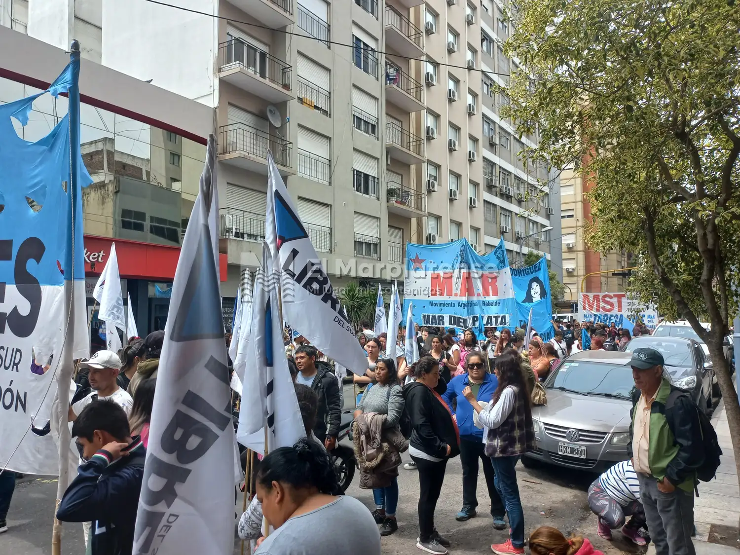 Tras el balance sobre el primer año de gestión del presidente Javier Milei, organizaciones sociales salieron a las calles
