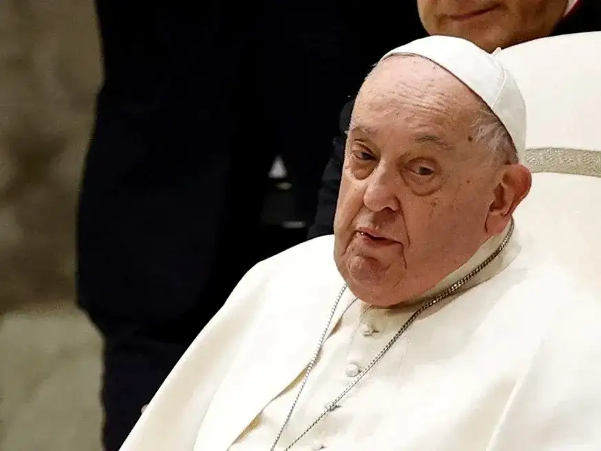 El Papa mejora levemente. Crédito: Ciro De Luca/Reuters