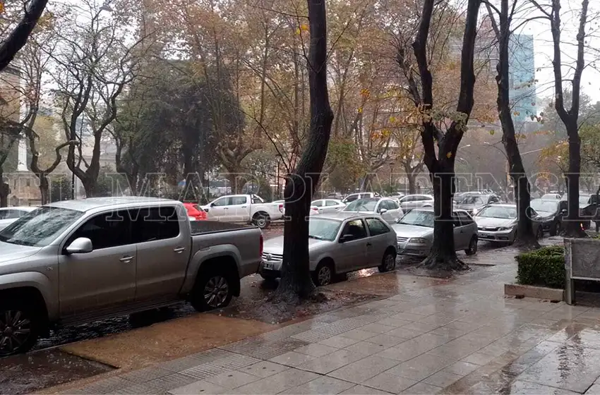Domingo de lluvias aisladas y viento del este