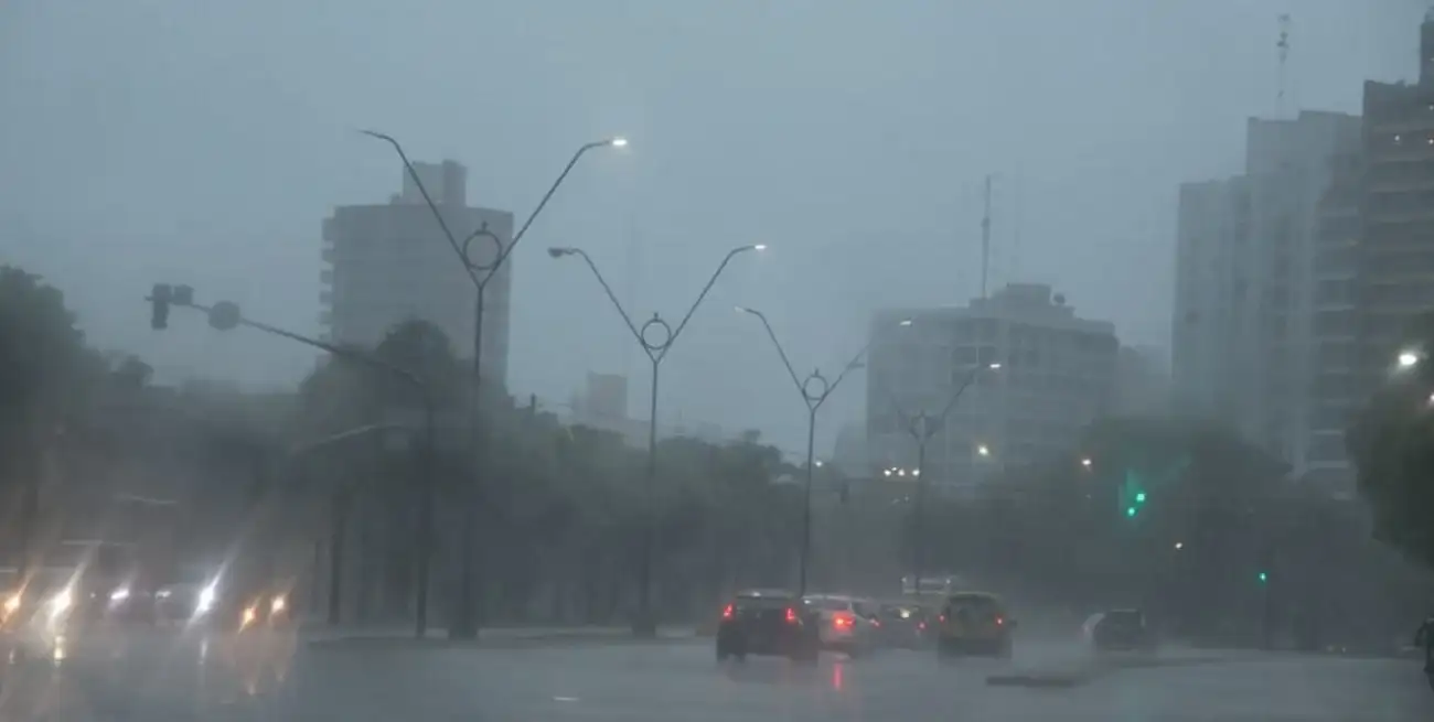 El SMN emitió alerta naranja por tormentas fuertes en el Litoral argentino.
