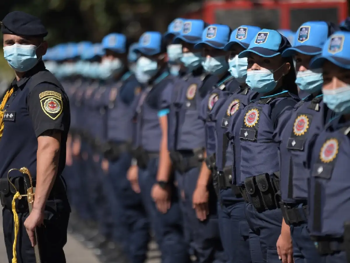 Realizan jornada informativa para aspirantes a la fuerza policial 