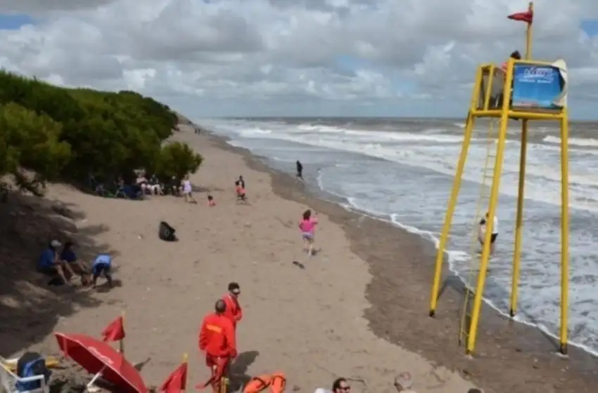 Un matrimonio murió al intentar rescatar a un hijo que no lograba salir del mar