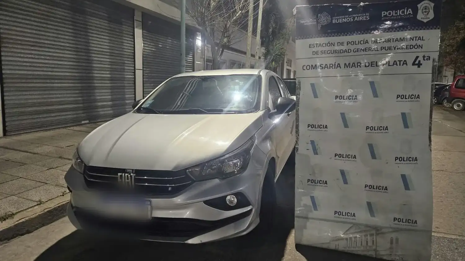 El conductor manifestó que el auto no era suyo y que lo utilizaba para trabajar como chofer de una aplicación de transporte.