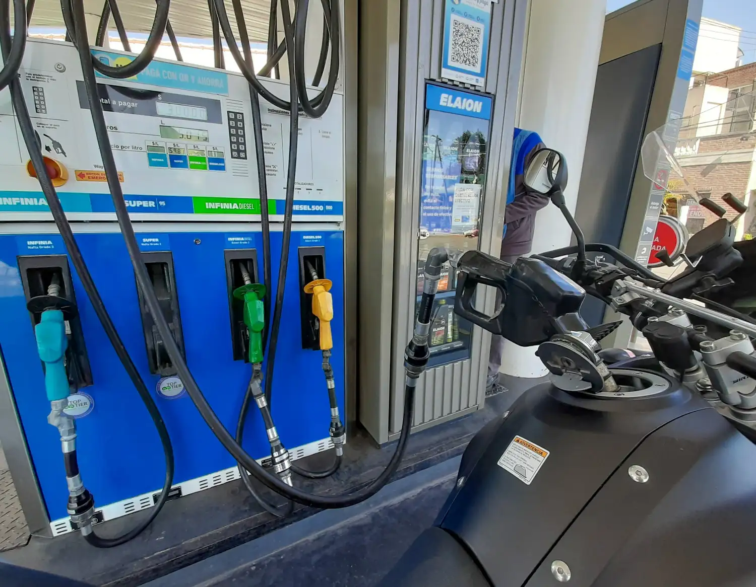 El Gobierno habilitará el autodespacho de combustible en estaciones de servicio