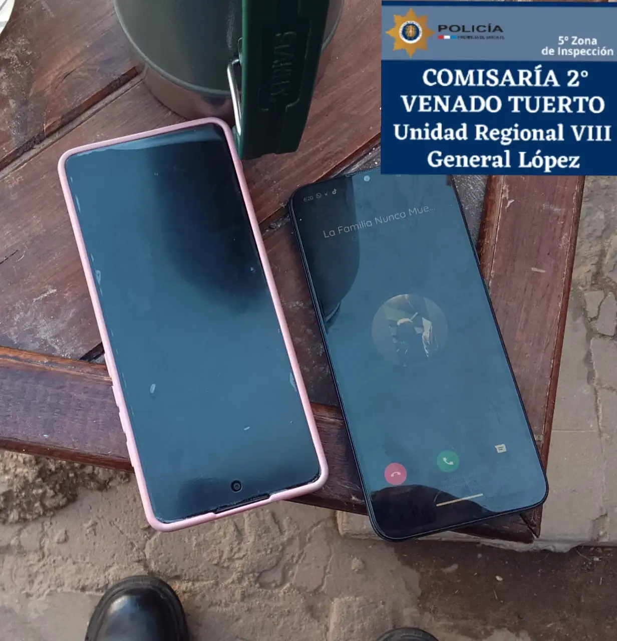 Teléfonos incautados en los allanamientos.
