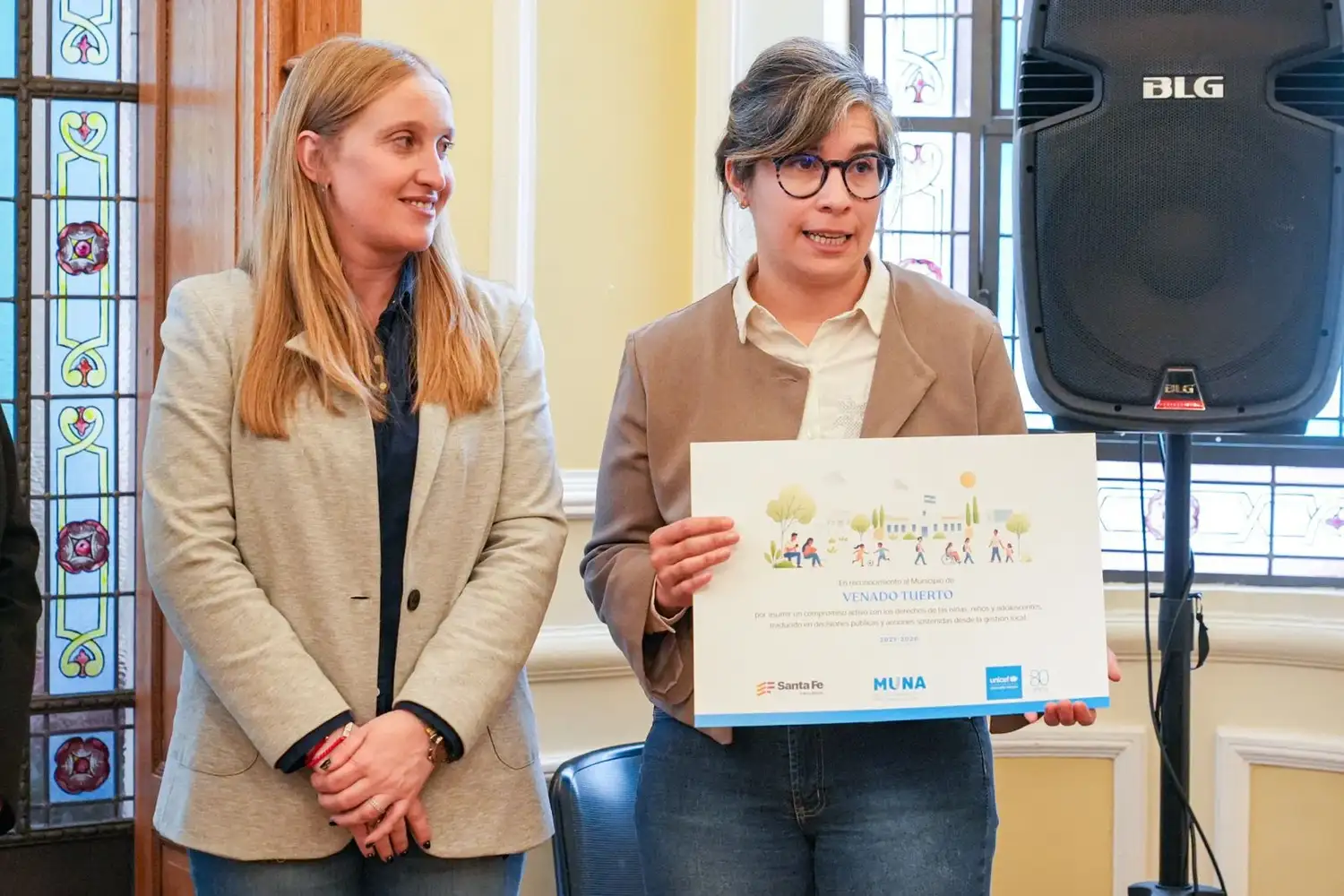 La directora de Coordinación de Gestión, Ana Inés Acosta, recibió el reconocimiento en nombre de Gobierno de Venado Tuerto. Foto: GSF