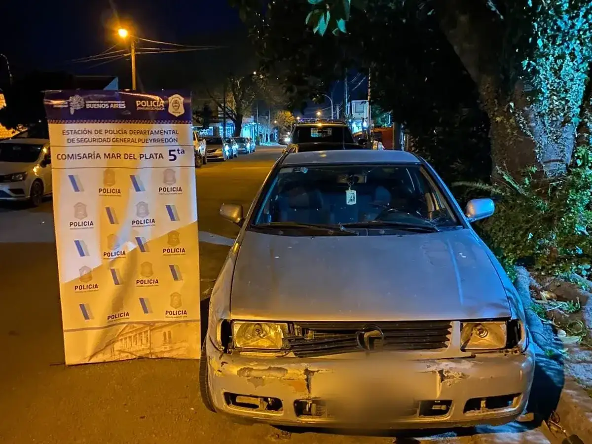 El procedimiento se inició a partir de un llamado al 911 que alertó sobre el robo de dos bolsos del interior de un vehículo en inmediaciones de avenida Jorge Newbery al 3400.