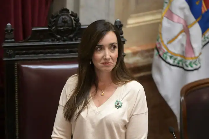 Villarruel viajó a Madrid para participar de un foro parlamentario junto al rey Felipe VI