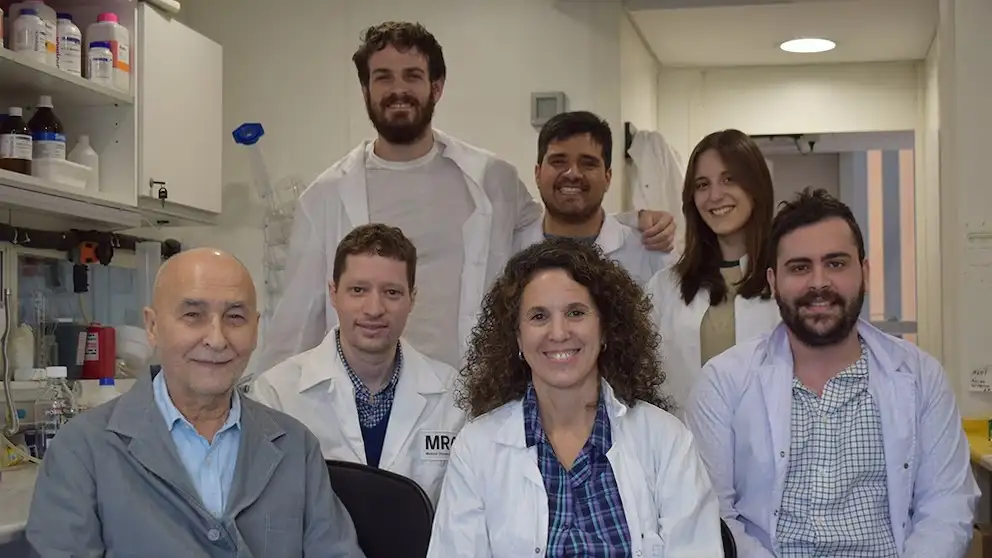 El equipo completo liderado por el Dr. Barrantes (izquierda, abajo) ( gentileza Conicet)