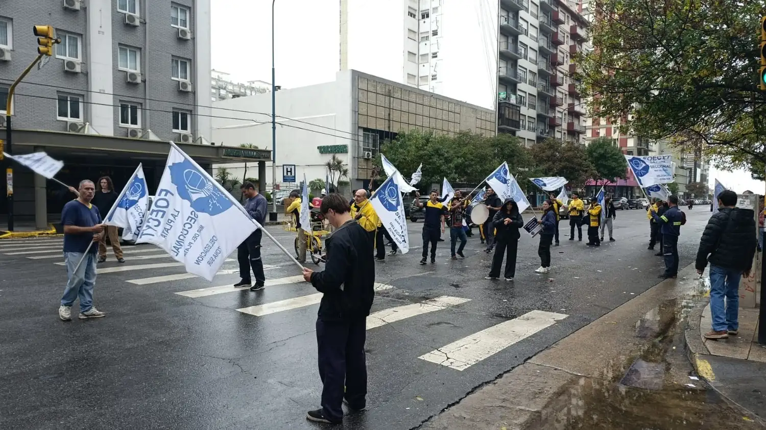 La medida de fuerza para el próximo lunes y martes quedó descartada, tras el acuerdo con la empresa.