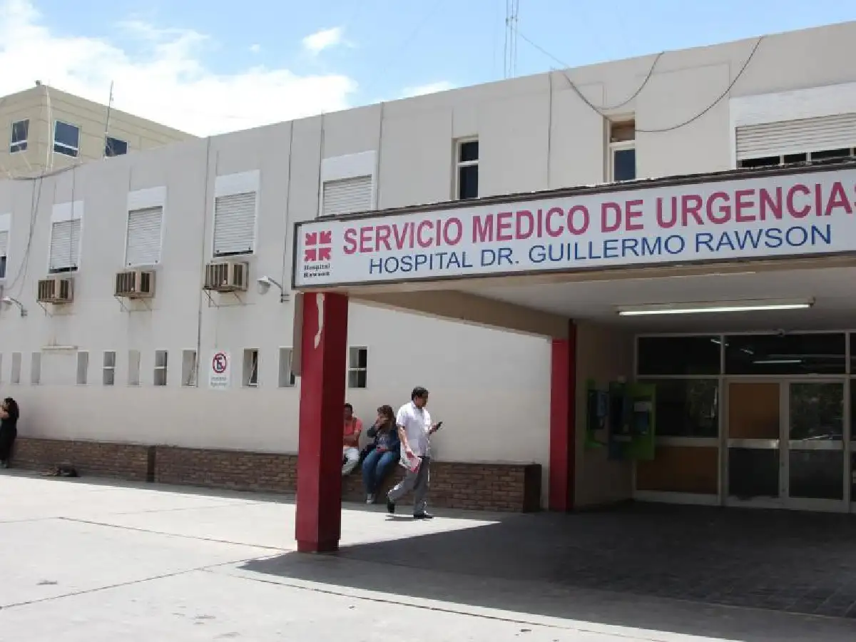 San Juan: jugaba lanzando su beba al aire, la golpeó un ventilador de techo y murió