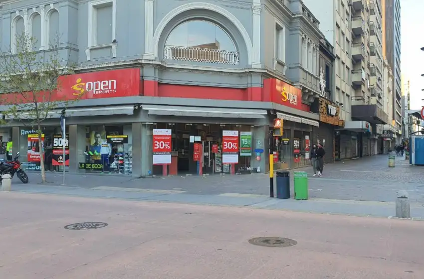 Aseguraron un alto acatamiento por el día del empleado de comercio en la ciudad