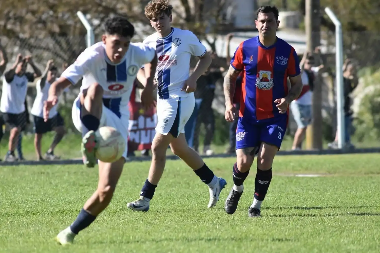 Se viene un gran domingo de definición con cuatro equipos que tienen chances de volver a la "A". Foto: Alberto "Berre" Carmana