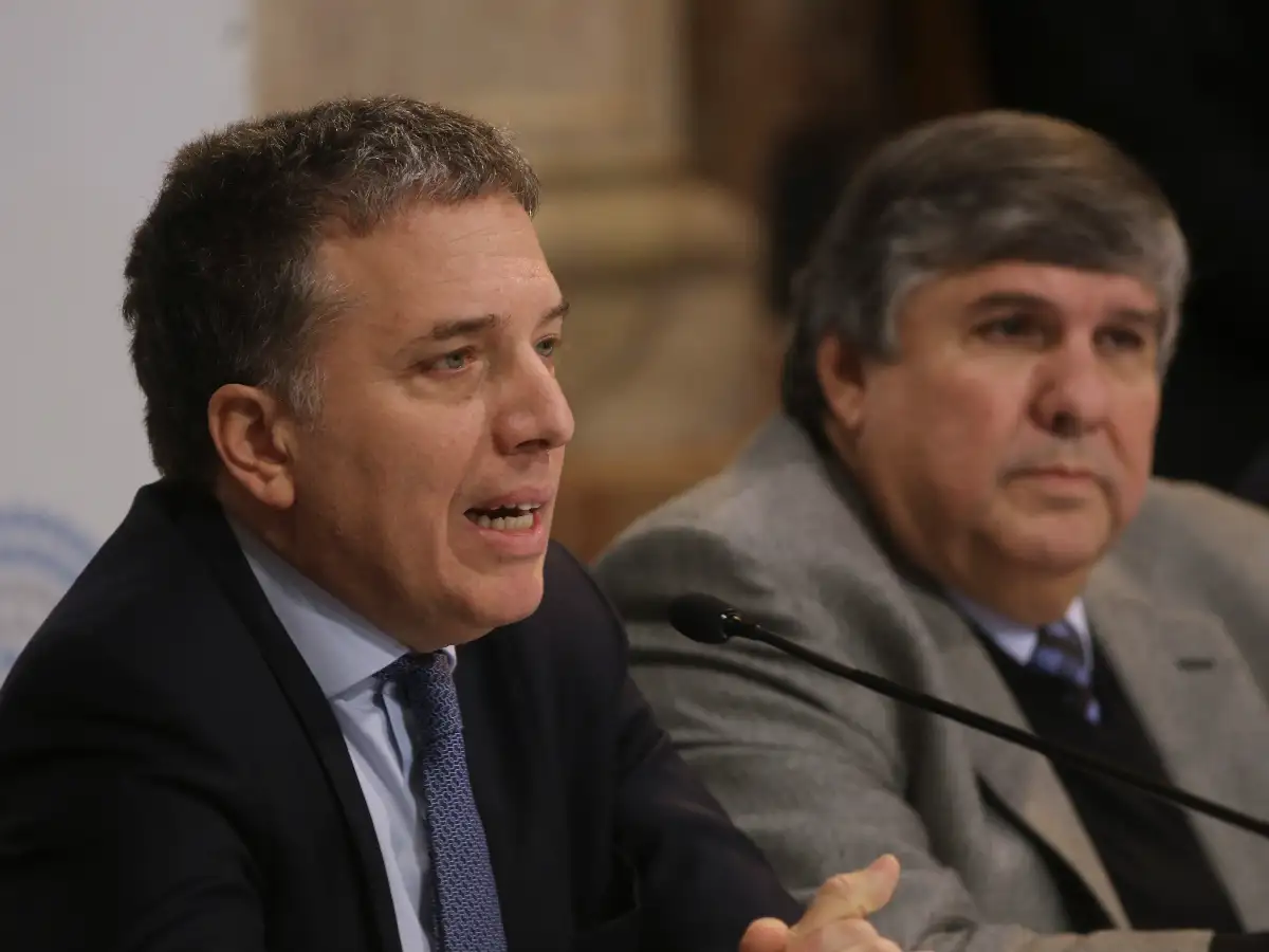Dujovne anunciará medidas el lunes para reducir el déficit