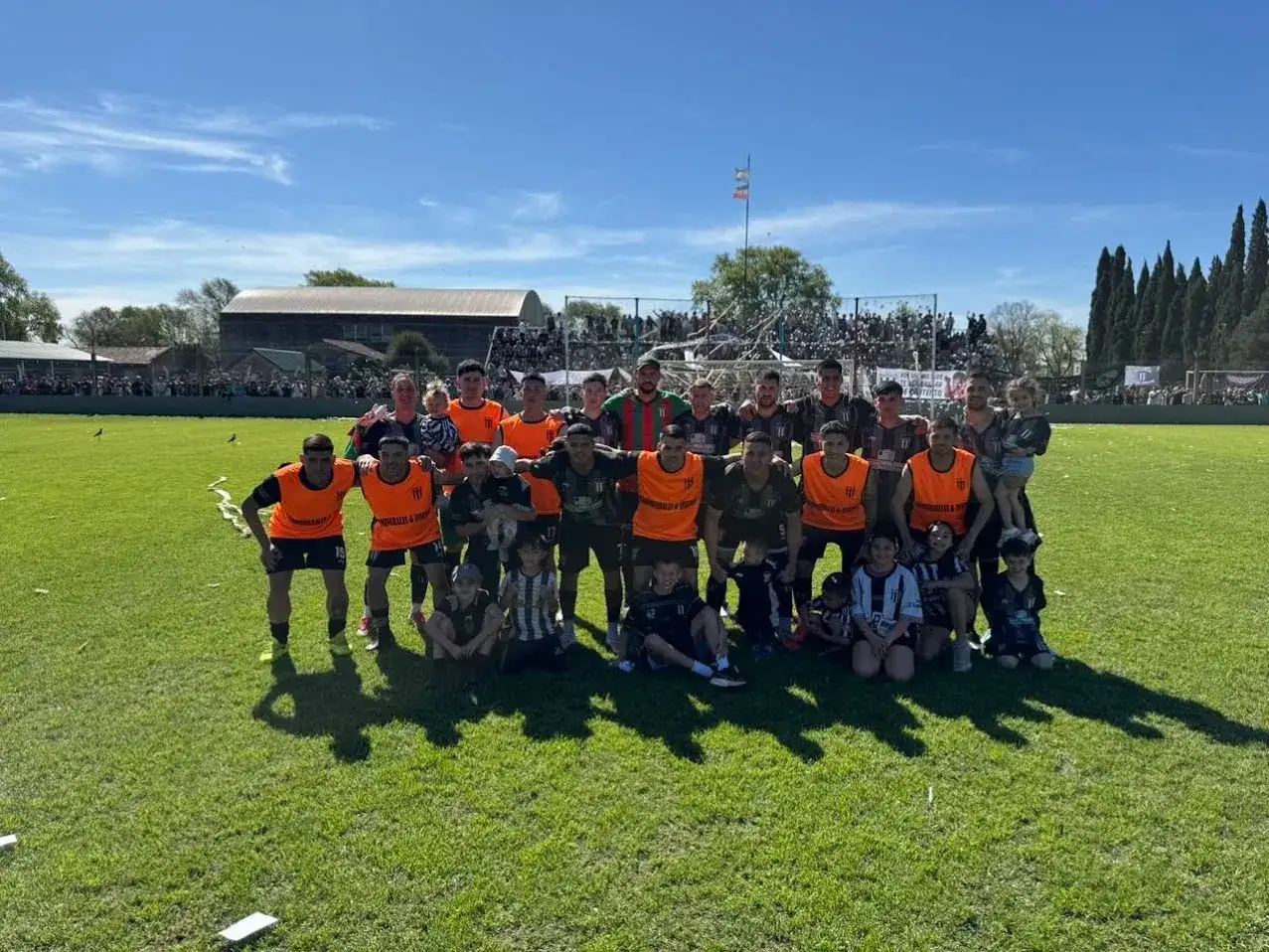 Equipo Central Argentino que logró el ascenso directo a la Primera División “A”