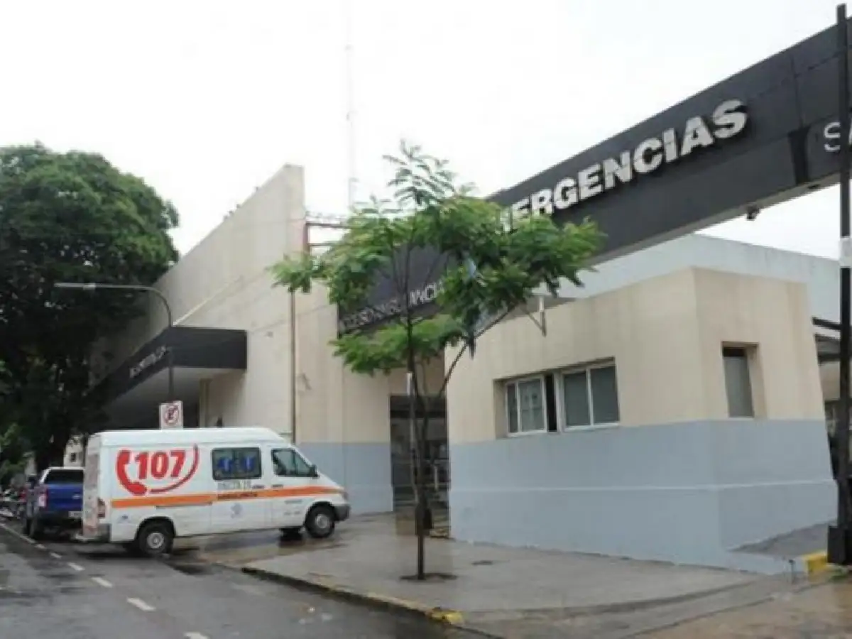 Mujer herida al ser atropellada por su pareja que descubrió que le era infiel con un amigo