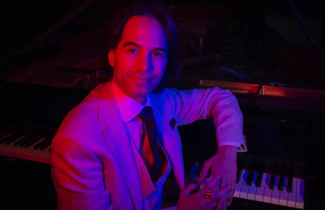 El músico argentino propone un recorrido sonoro que vincula la técnica de la música académica con la emotividad de las bandas sonoras más icónicas.