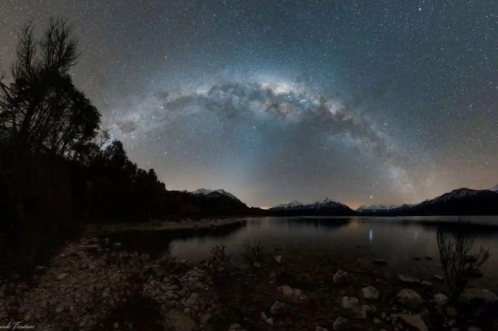 Una increíble foto del cielo en Villa Traful se llevó el reconocimiento de la NASA