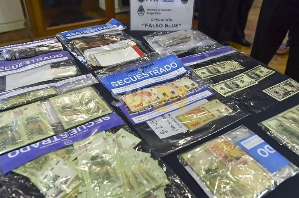 Desbaratan la banda del “Falso Blue”: falsificaba dólares y pesos