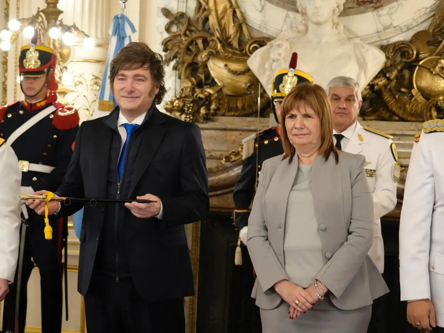 Durante la jornada recibieron sus distinciones oficiales de la Prefectura Naval Argentina, la Policía Federal, la Gendarmería Nacional, la Policía de Seguridad Aeroportuaria.