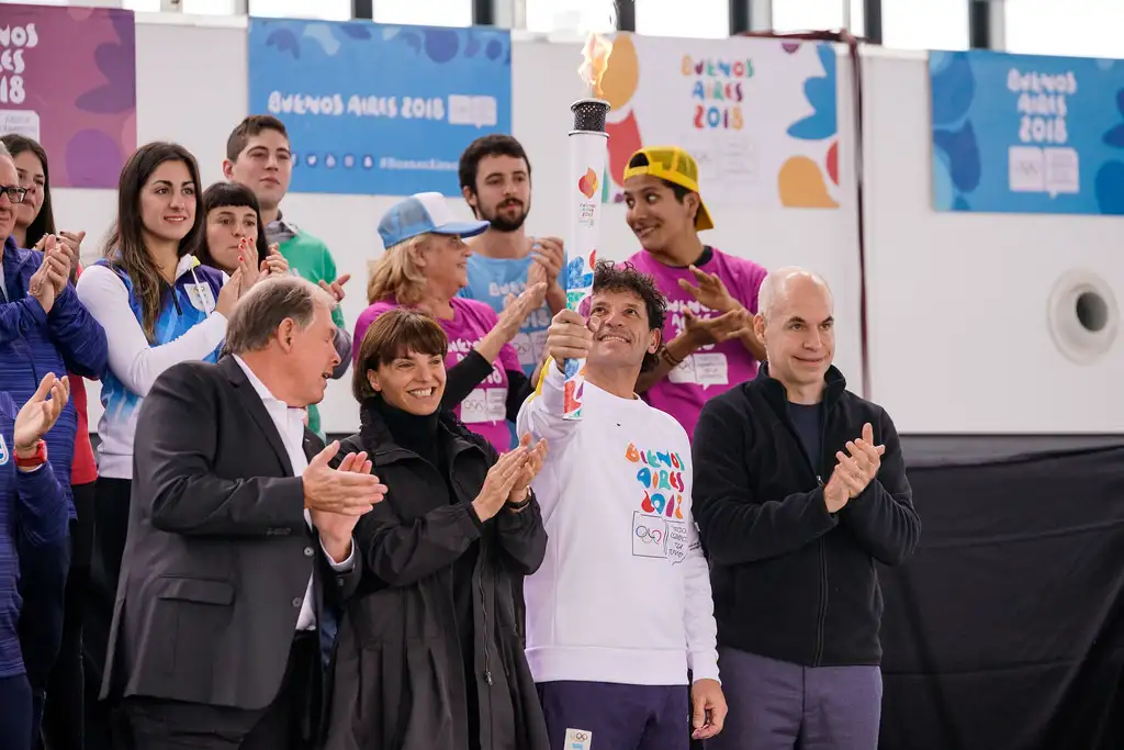 Buenos Aires 2018: Curuchet protagonizó el primer relevo de la antorcha olímpica