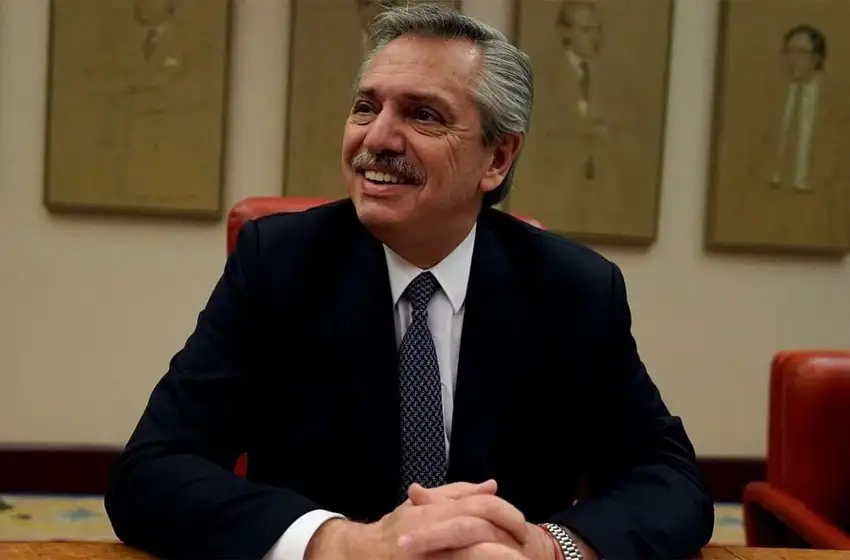 Alberto Fernandez jura como presidente
