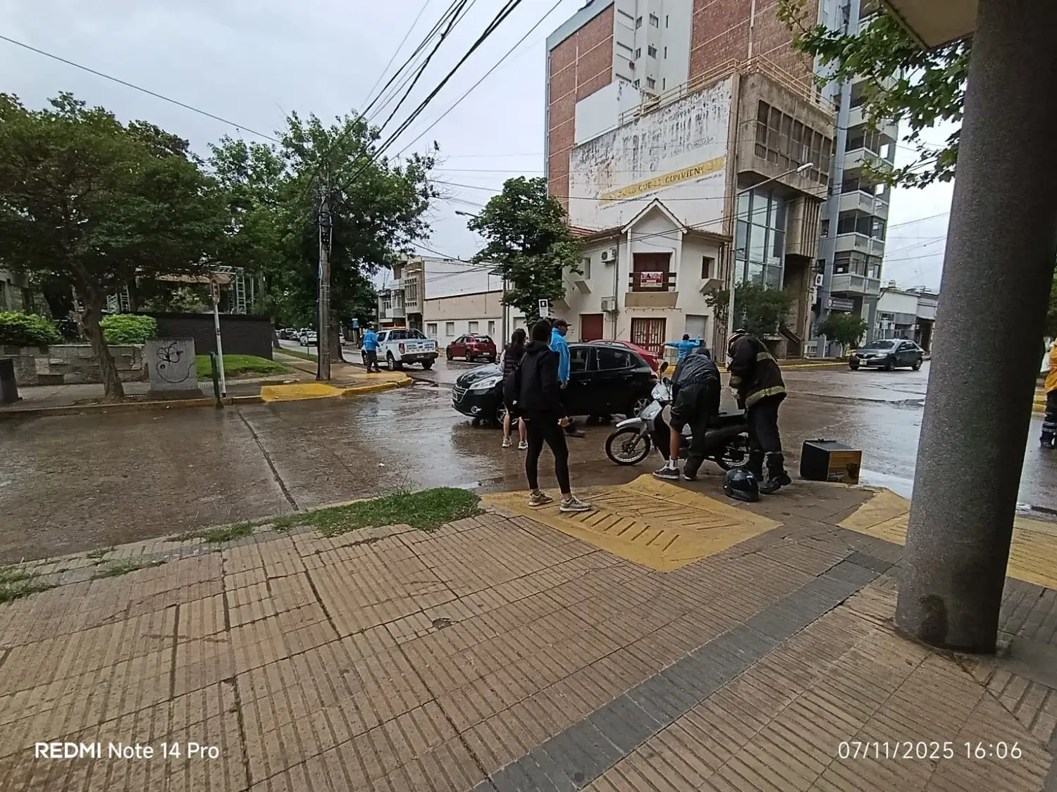 El episodio ocurrió en e céntrico cruce de Chacabuco y Castelli. Foto: BVVT